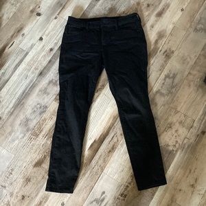 Black old navy size 8 short skinny jeans
